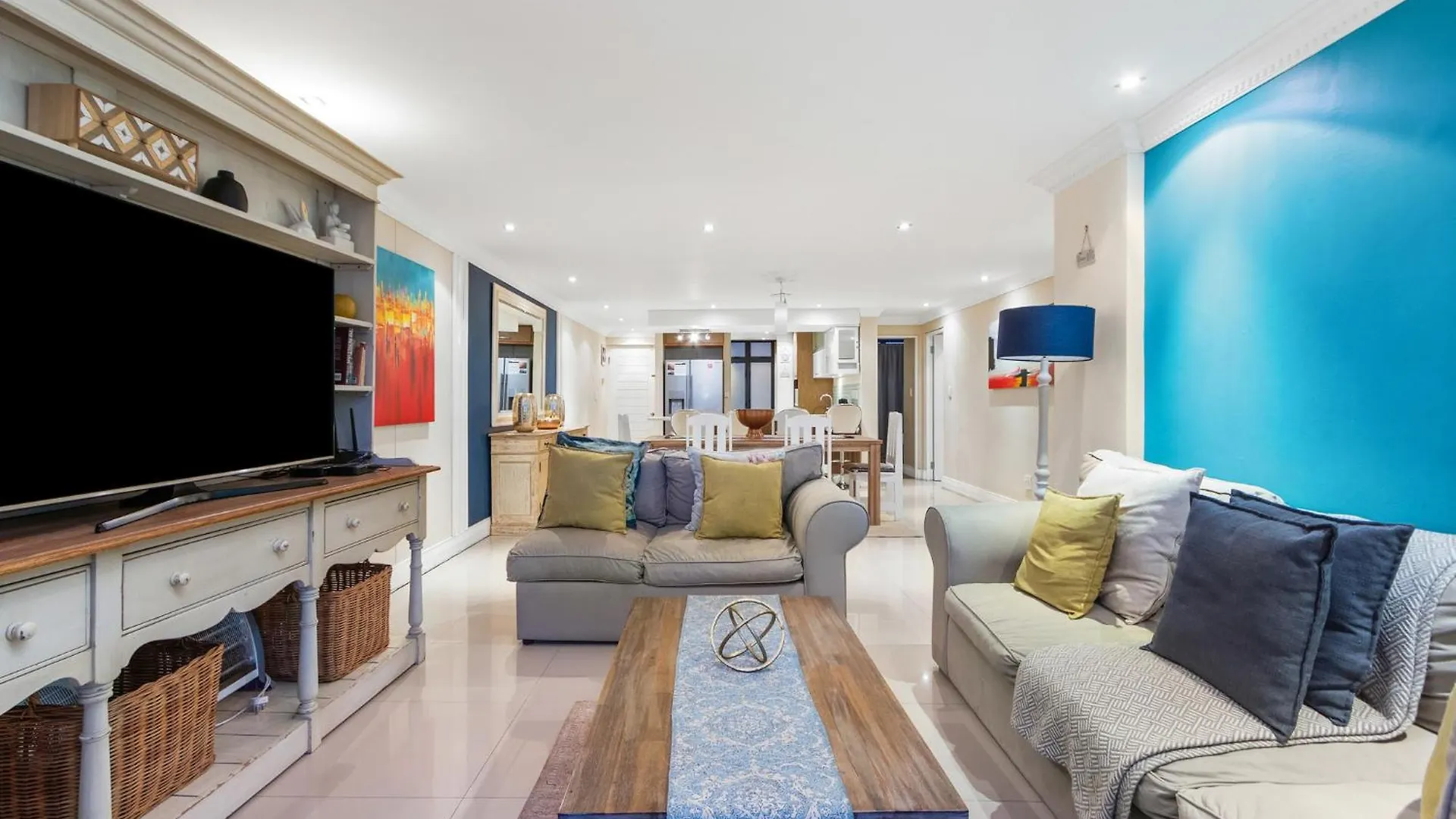 Eden On The Bay 108 By Host Agents Daire Bloubergstrand