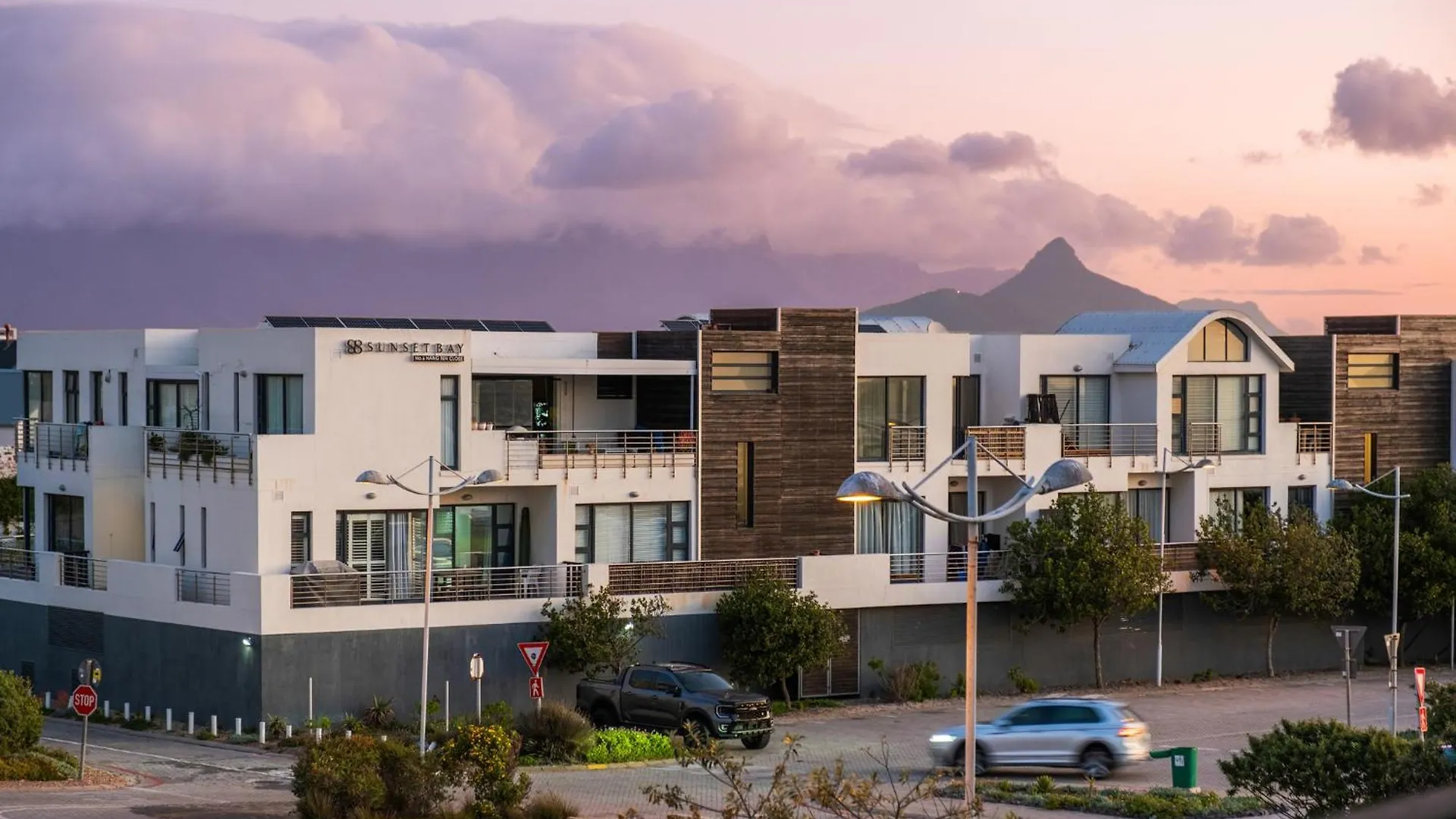 Eden On The Bay 108 By Host Agents Daire Bloubergstrand