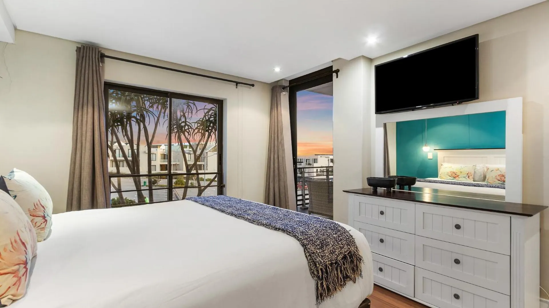 Eden On The Bay 108 By Host Agents Daire Bloubergstrand Güney Afrika